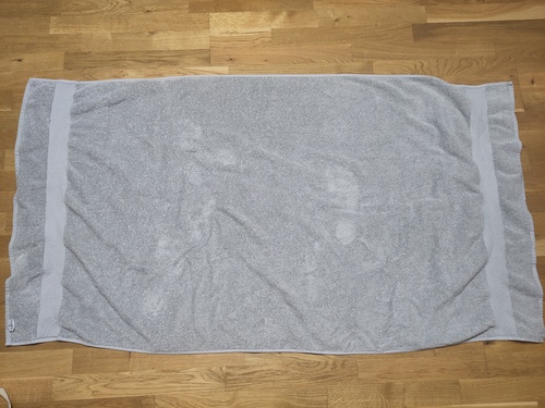 \includegraphics[width=0.7\textwidth ]{towel_1}
